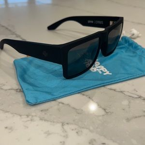 Spy Optic “Cyrus” polarized matte Black sunglasses EUC!
